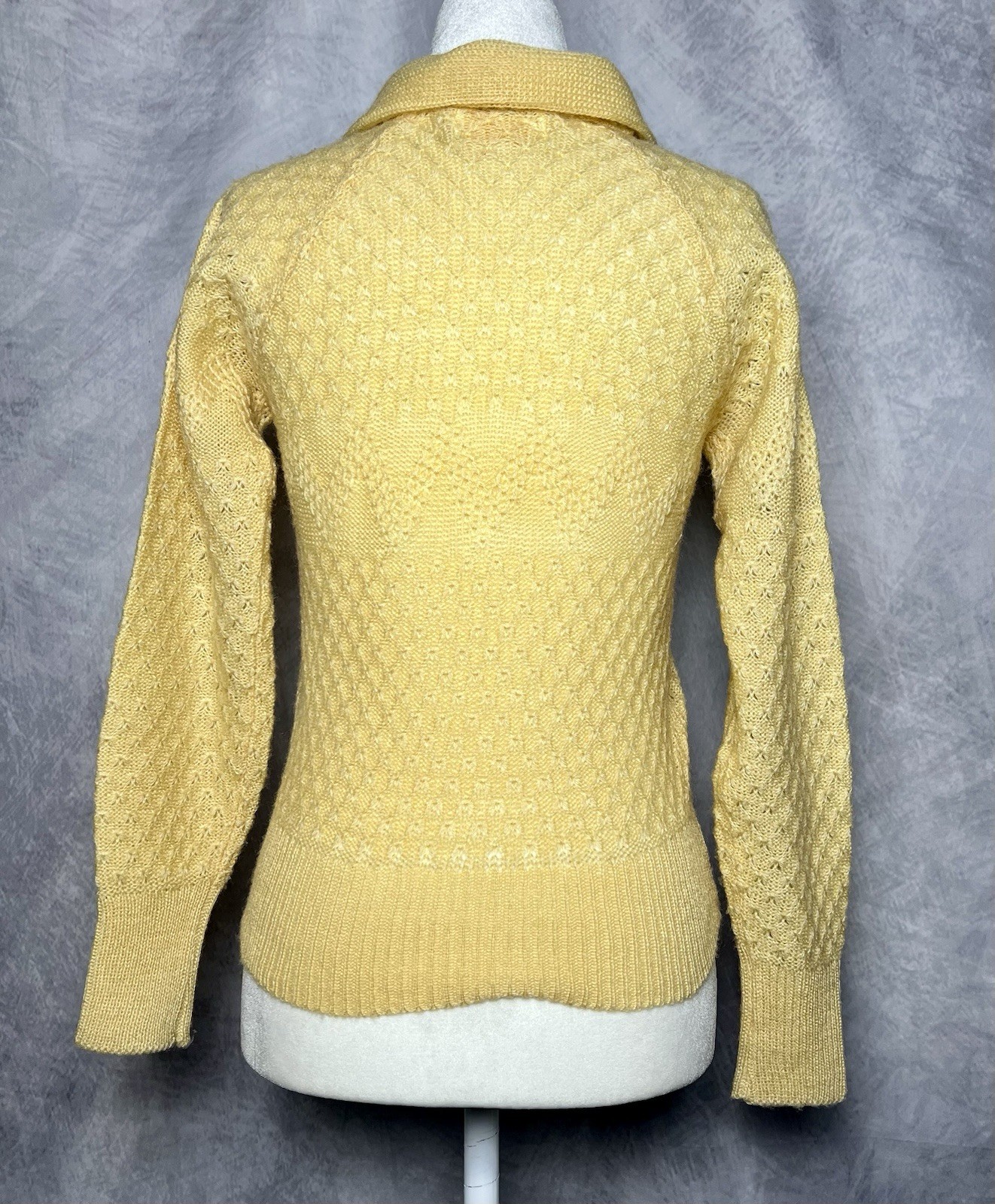 Vintage 1970s Yellow Cream Knit Attached Scarf Textured Pattern Sweater Sz S