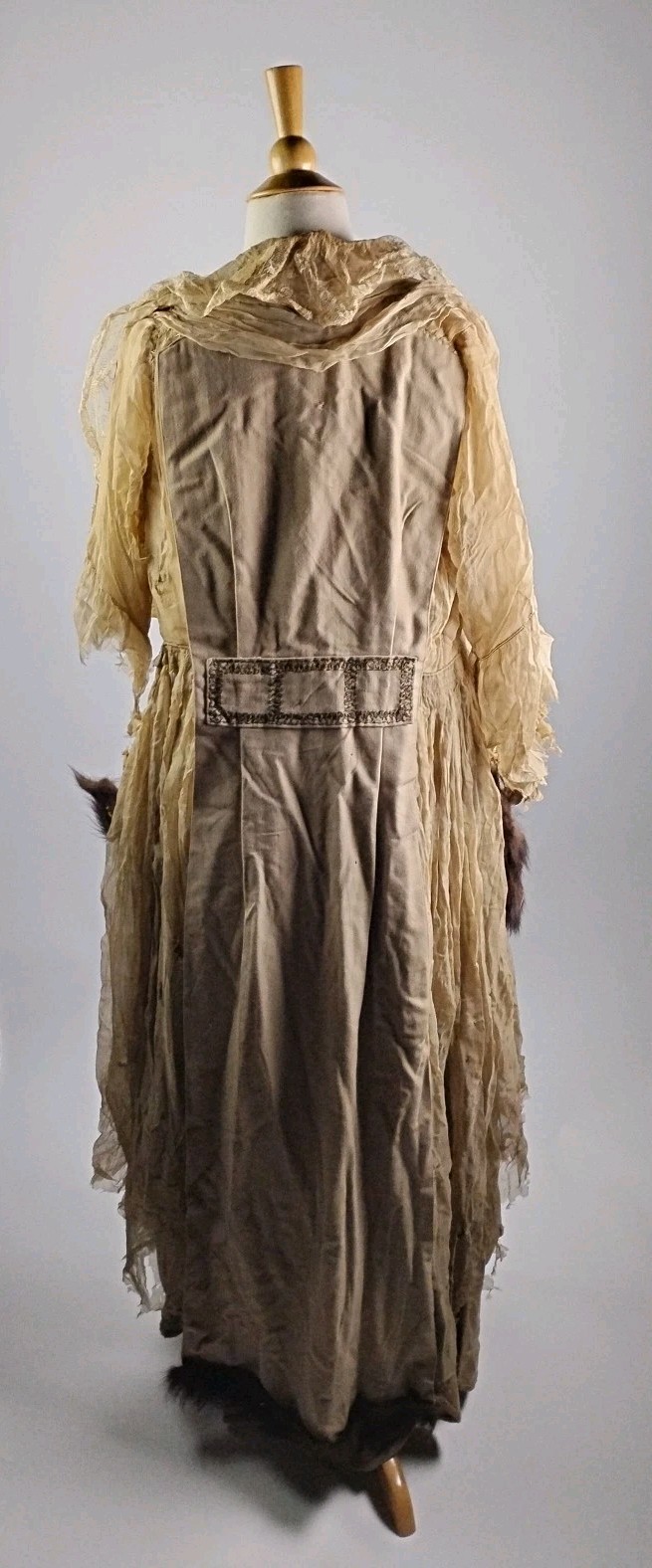 Antique Edwardian Ivory Wool & Lace Tea Gown Dress c.1905–1915