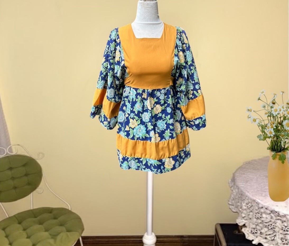Vintage 1960s Tunic Top Floral Smock Shirt Babydoll Kimono Sleeve Flare 32”