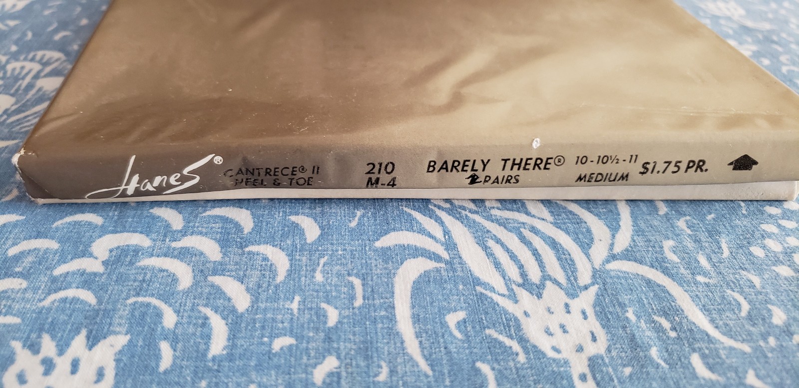 2 Pr HANES Cantrece II Nylon Stockings Sz 10-11 Med. Heel & Toe 210 M-4 Barely