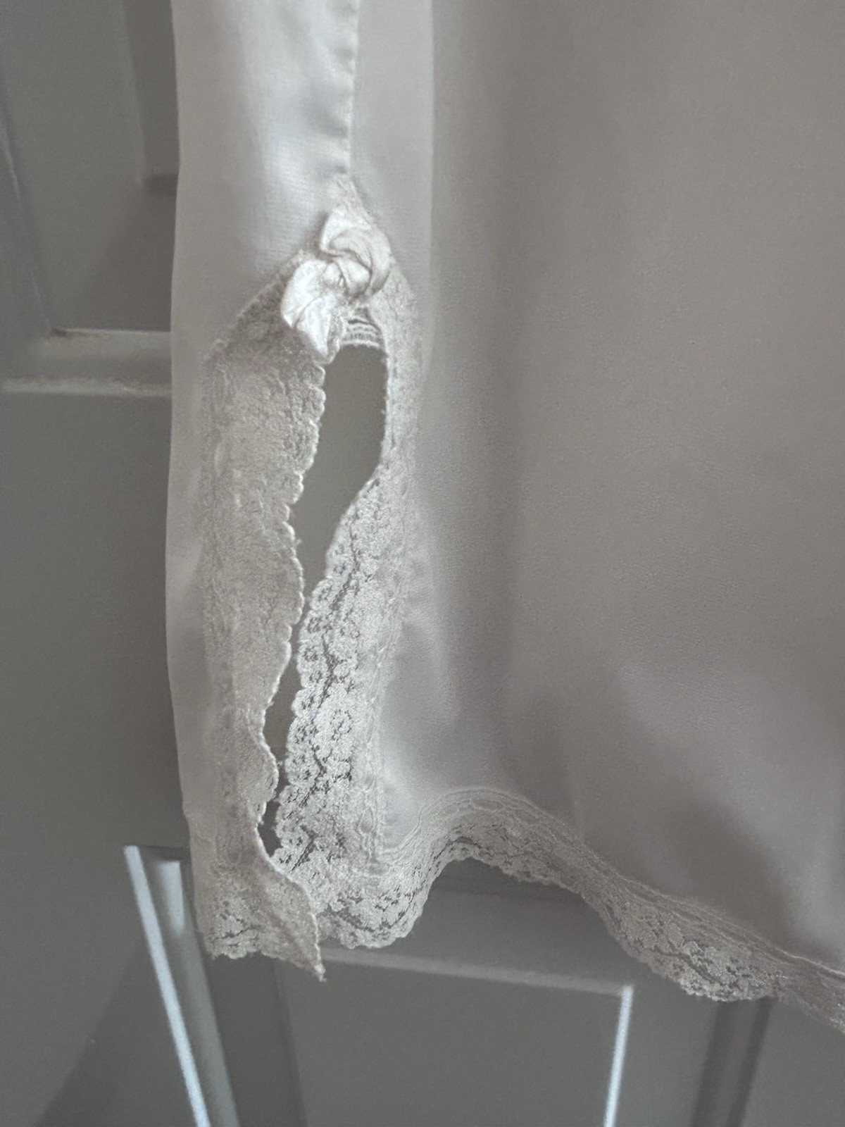Ladies Vintage Slip – Monsanto – 100% Nylon – White – USA – Size Med- Lace