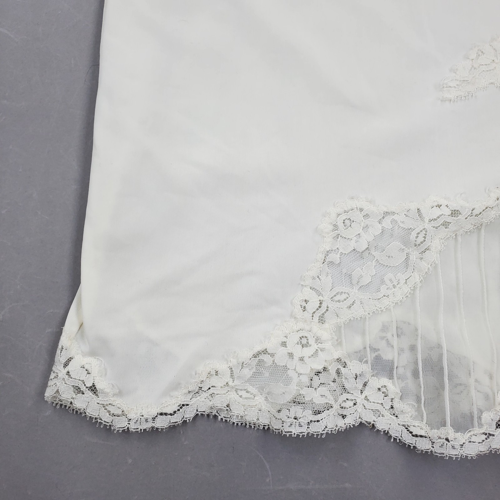 Vintage 60s Rogers Run Proof Tricot Nylon Sheer Pintucked Pleat Dress Slip Sz 36