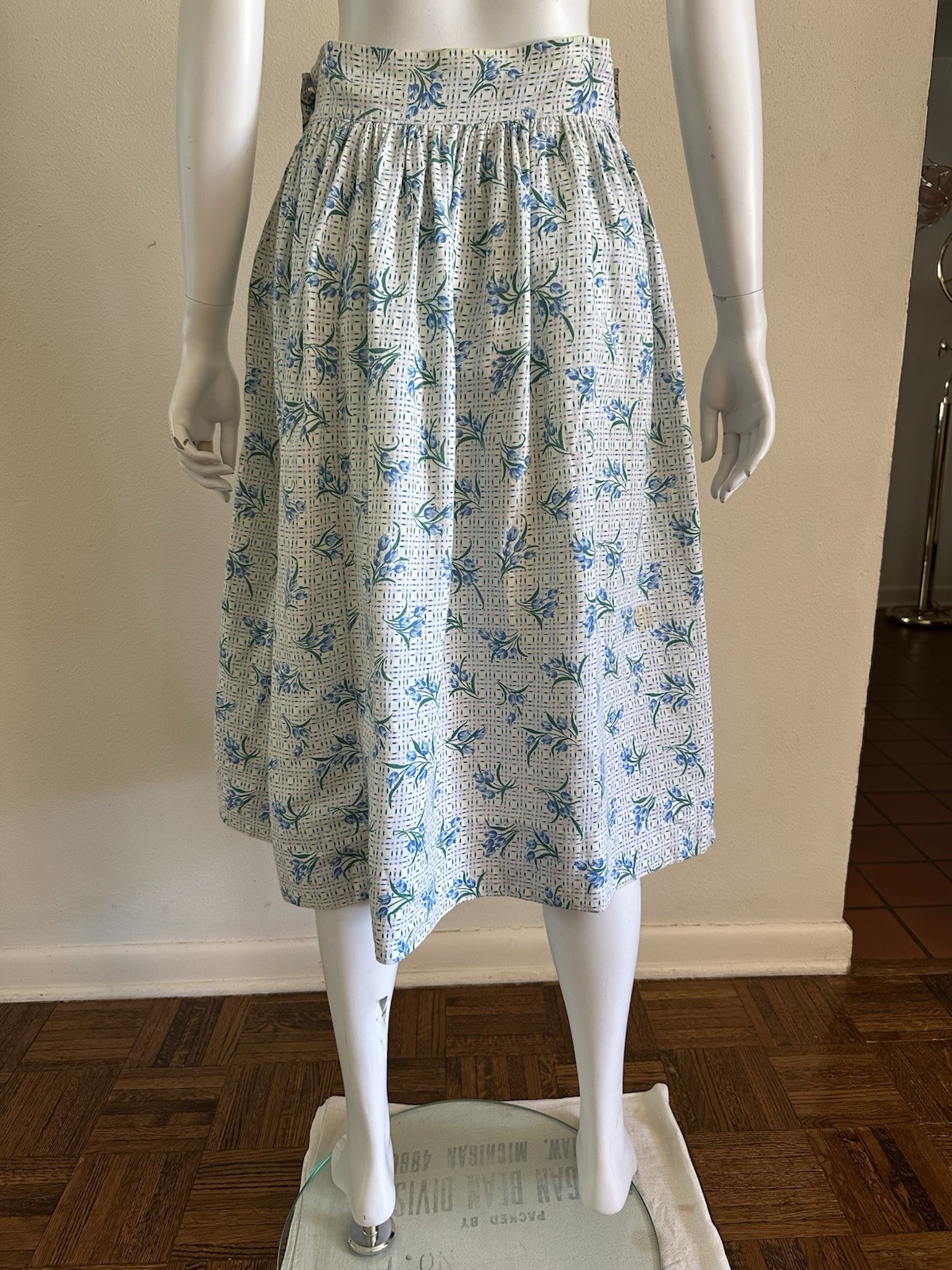 1930s 40s Feed Sack Skirt 28” Waist Blue Floral Tulip Grid Fabric Cotton MOP VTG