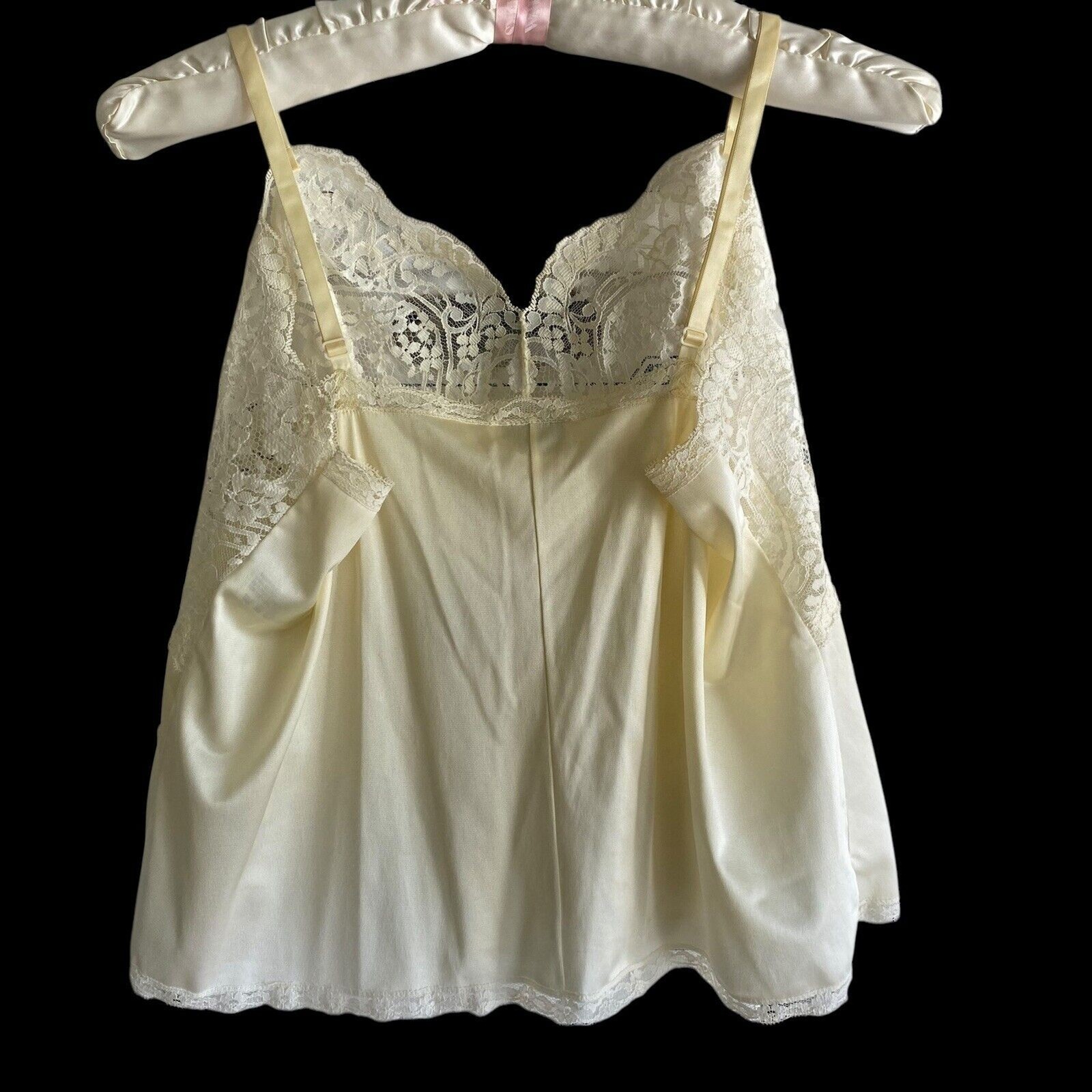Vintage Applause Camisole Top Women’s Size 34 Pale Yellow Lace Trim