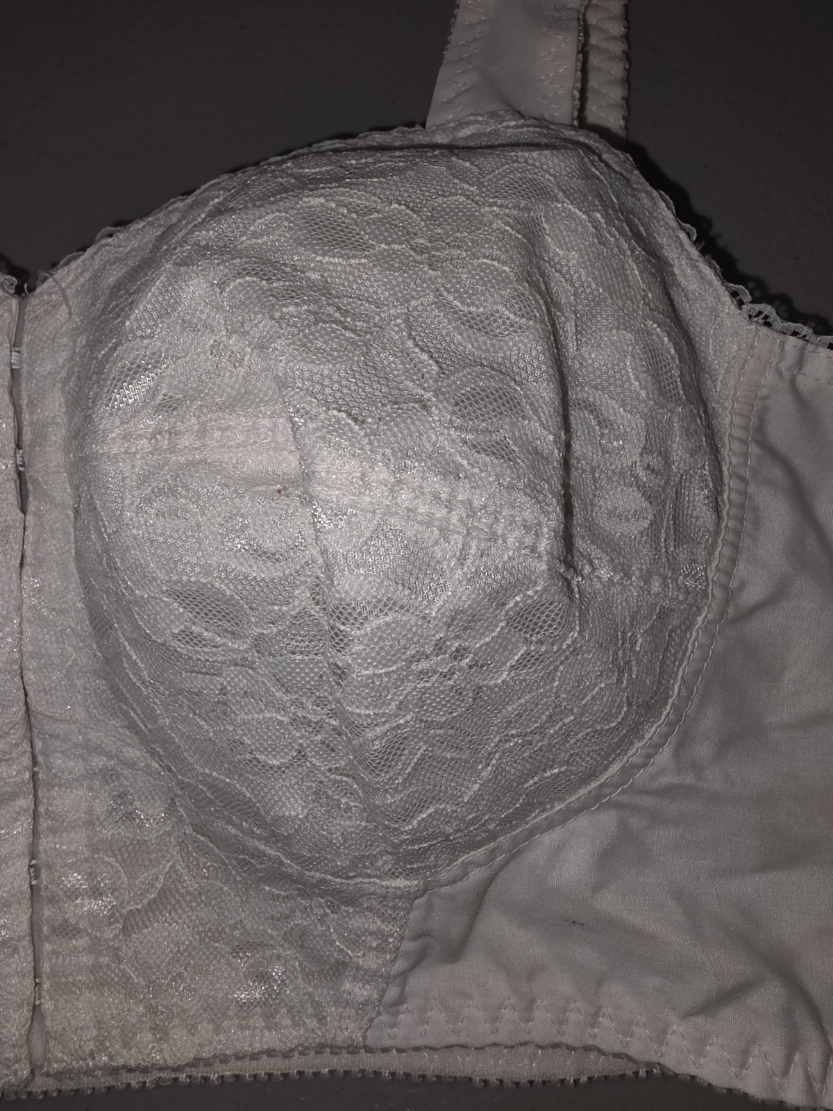 Wynette by Valmont Vintage Bra 36B No Wire Elastic Back Lace 7 Front Hooks Cups
