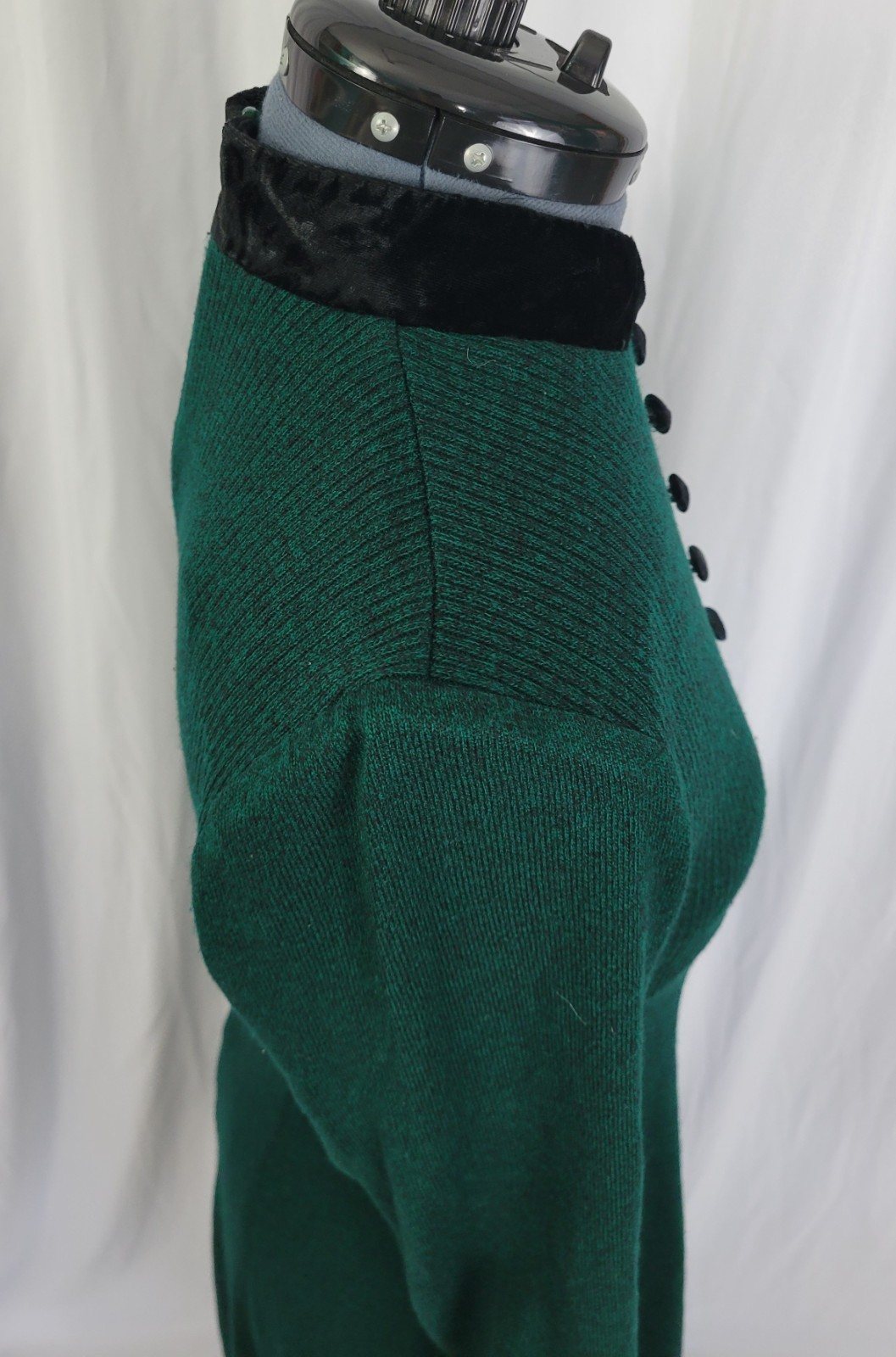 Vintage JSJ Petites Green & Black Empire Dress w Black Velvet Accents Size 8