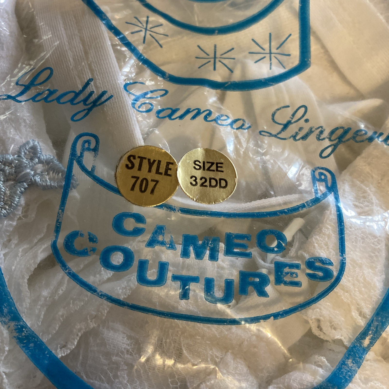VTG Cameo Coutures White Nylon Lace Bra Pinup Bullet 32DD High Lift Style 707