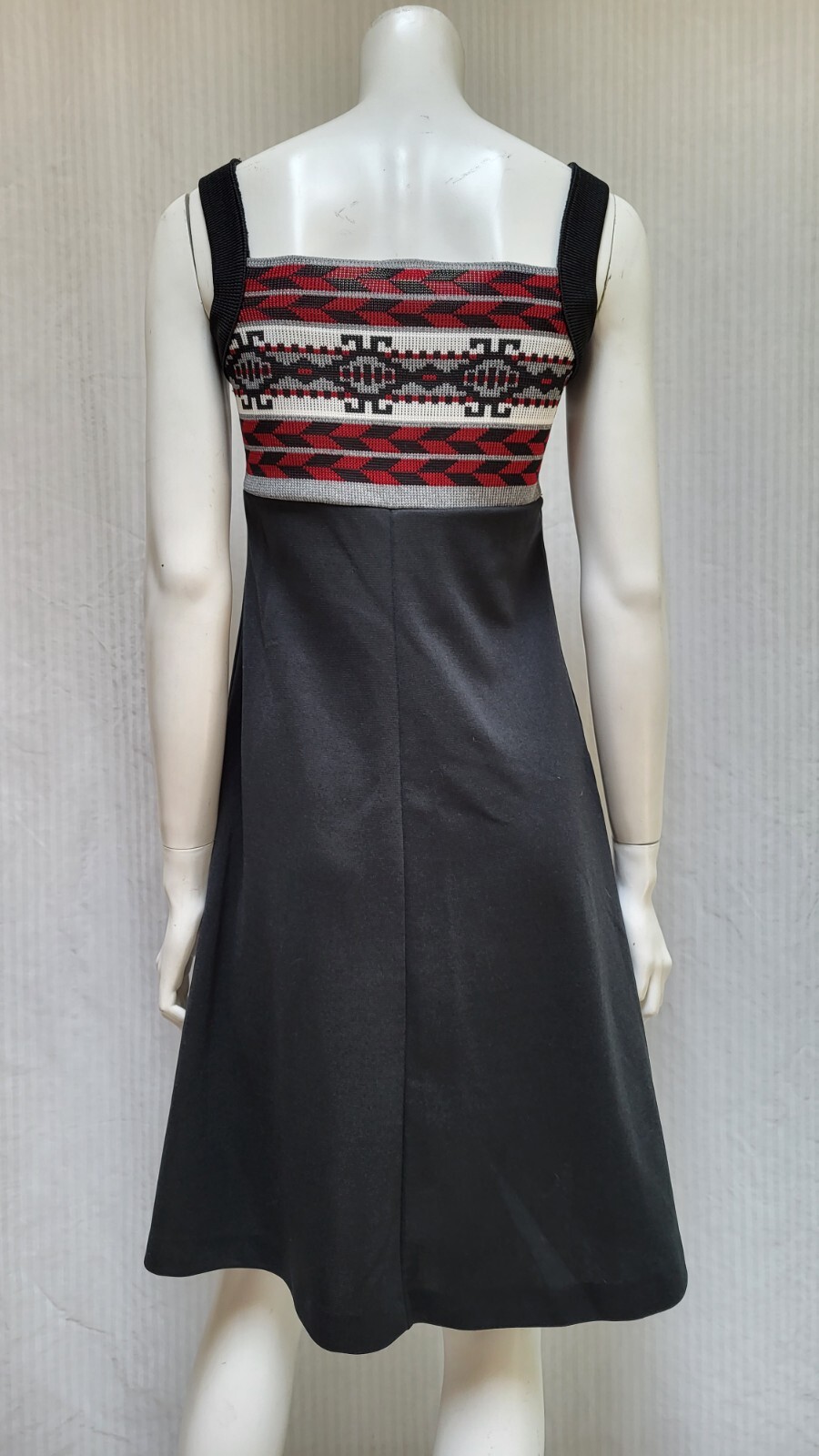 Vintage 1960/70’s Black Red Gray Geo Aztec Knit A-Line Dress – Size XS – EUC