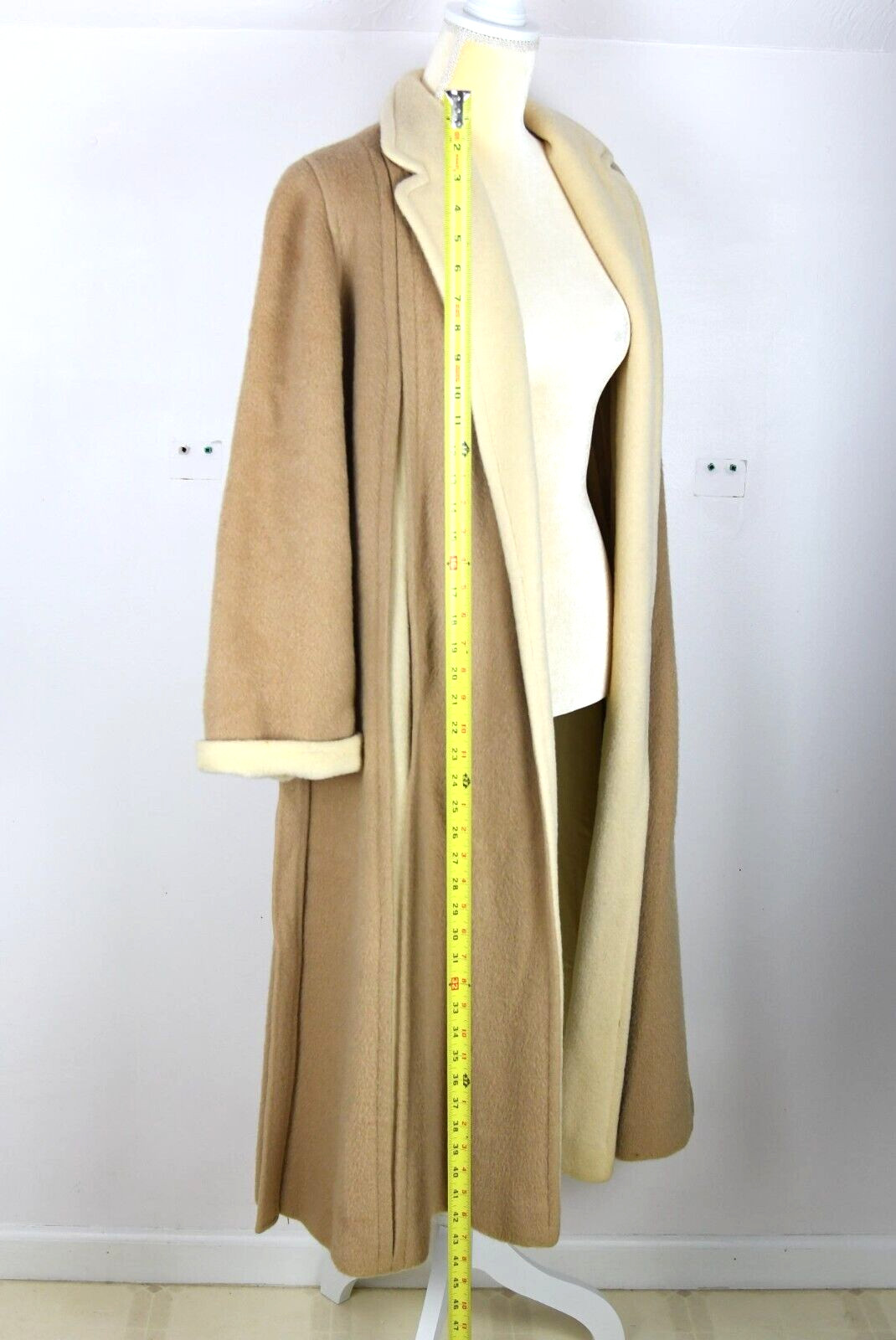 Vintage 1940s Style Great Over Car Coat Tan Beige Cream Belt Princess Seam Peek