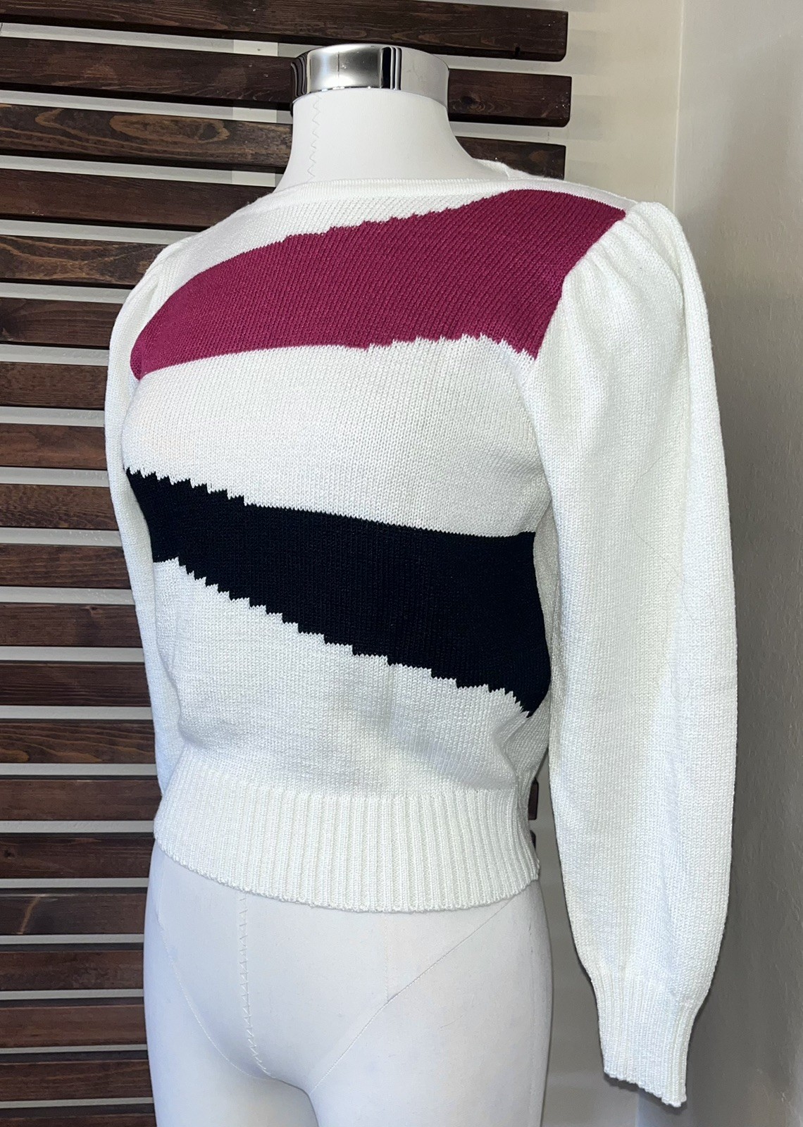 1970s 1980s 70s 80s Vintage Cream Fuchsia Pink & Black 3/4 Sleeve Sweater