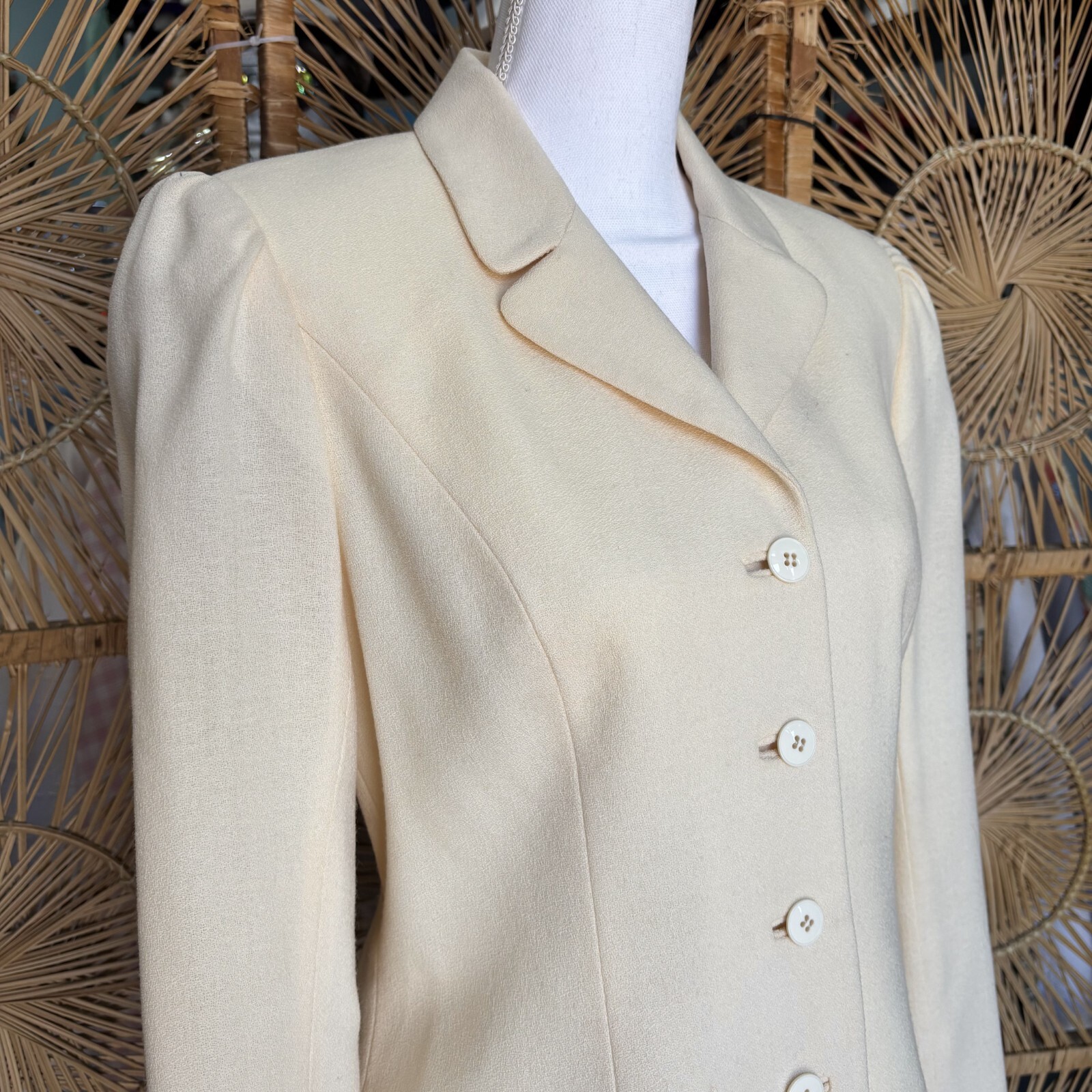 Vintage 80s Cream Wool Womens Blazer S/M Crop Tailored Suit Jacket David Hayes