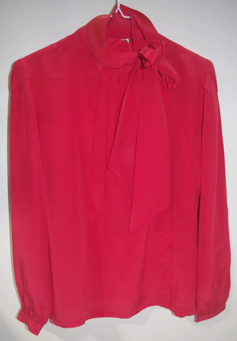 C3 – vintage BONSOIR Paris Mode London Women’s 8 Red Silk Dress Blouse BOW Shirt