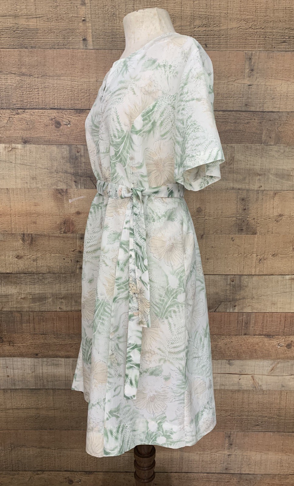 Vintage 1960s Nylon floral Belted Zip front Dress 48”Bust /42” Waist