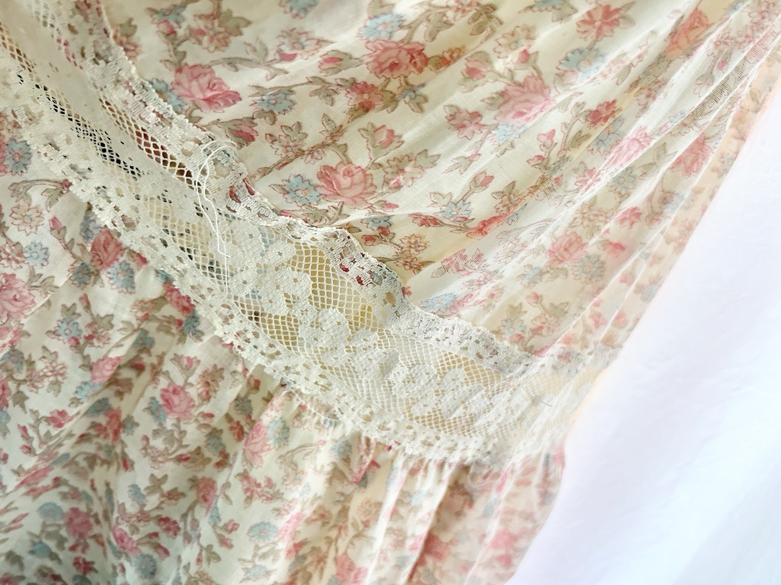 1970s Roberta of California prairie Ruffle Floral Lace dress
