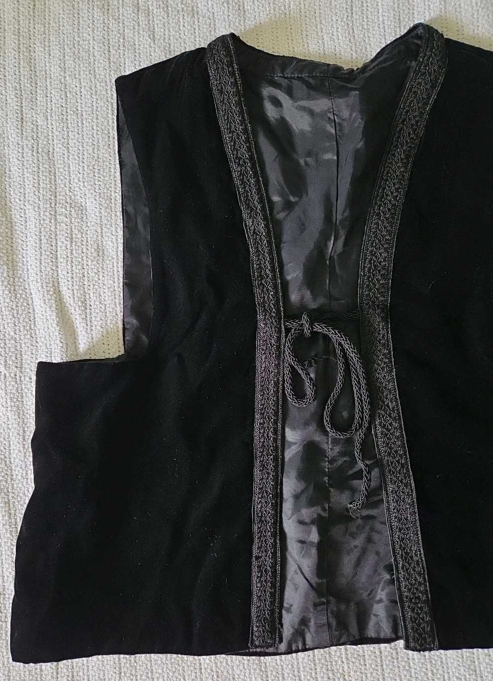 Vintage Women’s Courtwell Black Velvet Vest Size Small Tie Front Closure