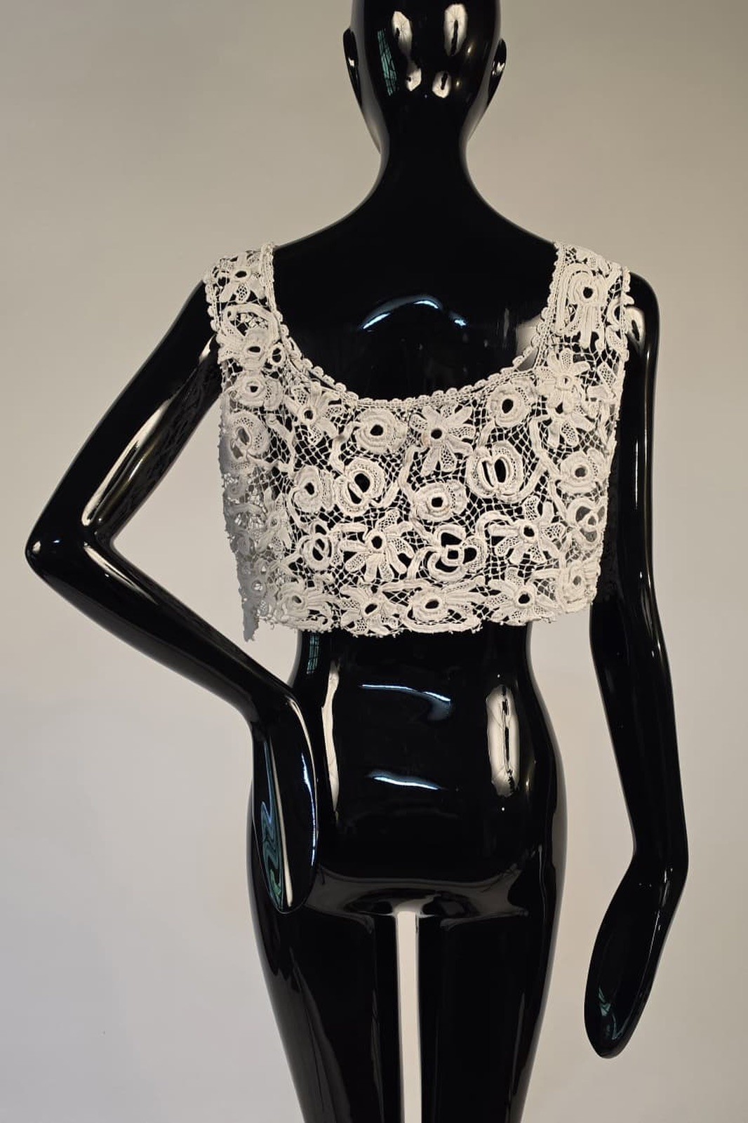 ANTIQUE EDWARDIAN HAND MADE IRISH CROCHET LACE VEST STYLE TOP