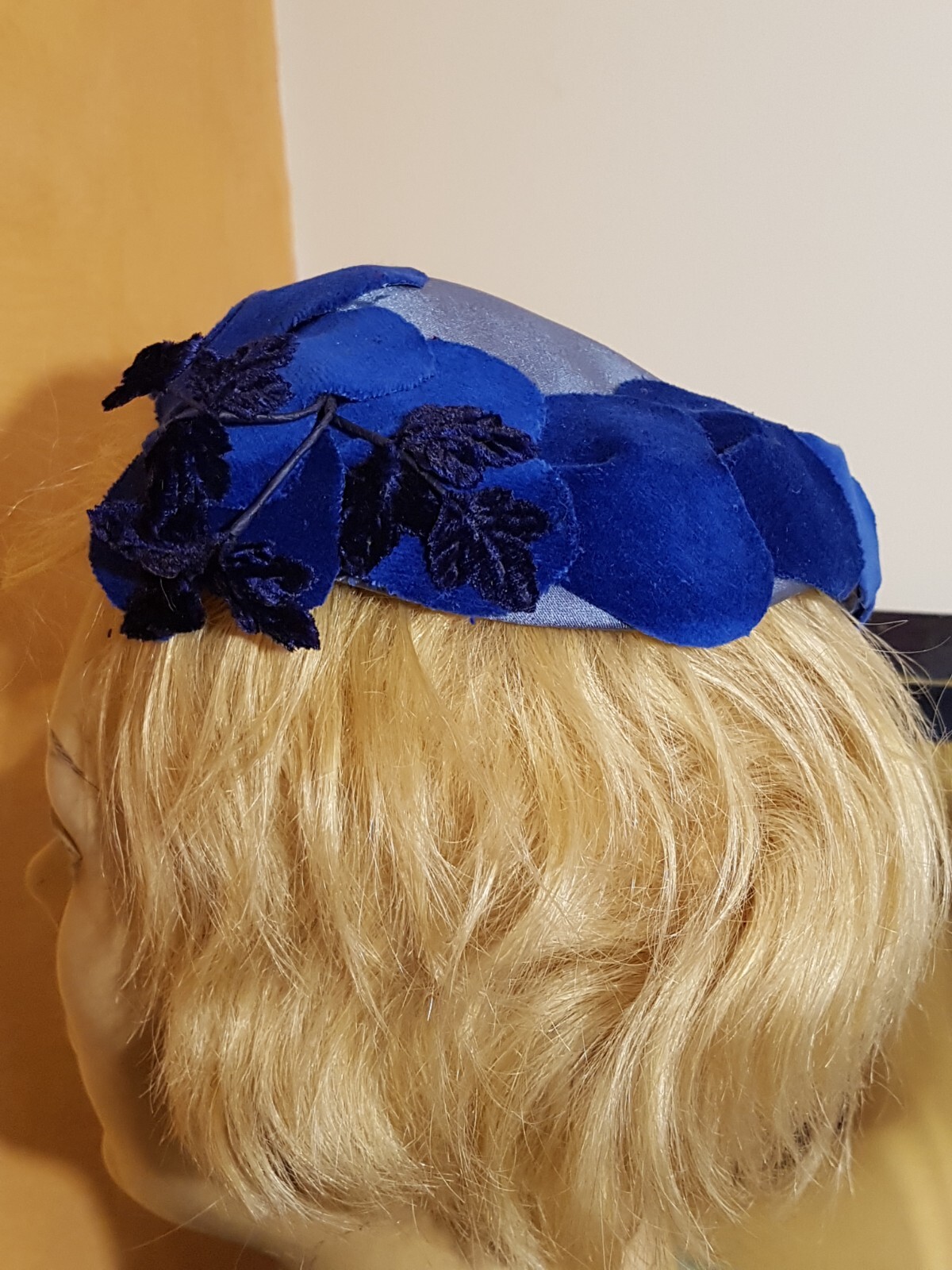 Vintage womens 50s blue satin and velvet headband half hat