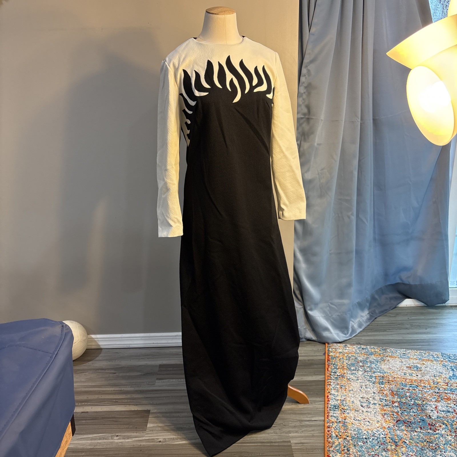 Vintage 1970s Black And White Flame Long Dress long sleeve Small