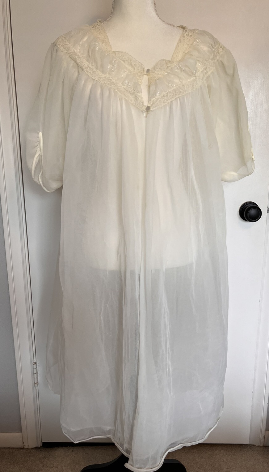 Vintage Seamprufe Ivory Nylon Double Layer Robe Two Button Front Back Bow