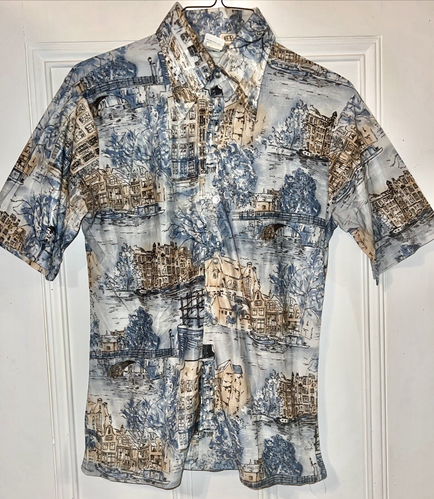 Vintage 70s Montgomery Ward European Canal River Scene Short Sleeve Men’s Large