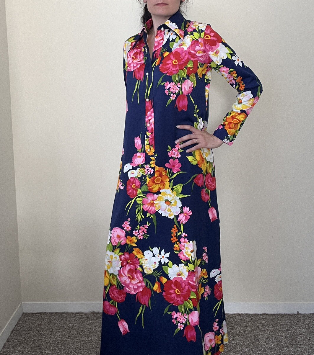 Vintage 70s Vibrant Flower Print Maxi Dress Hostess Dagger Collar Dress Op Art