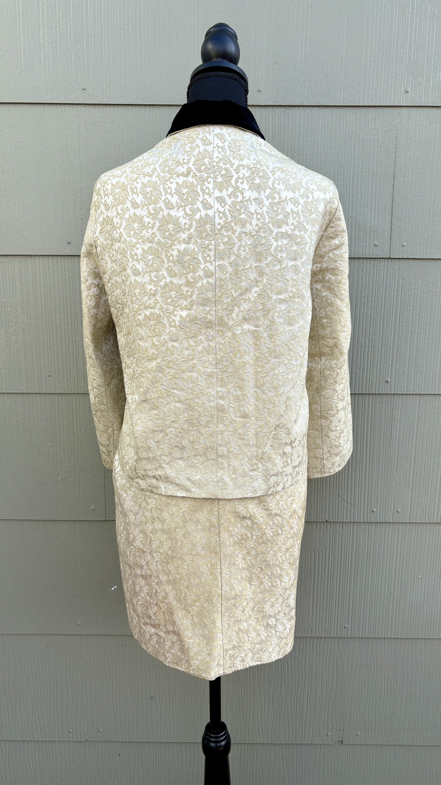 vtg REID & REID 40s 50s Old Money Brocade Velvet Collar Jacket Skirt Suit Set
