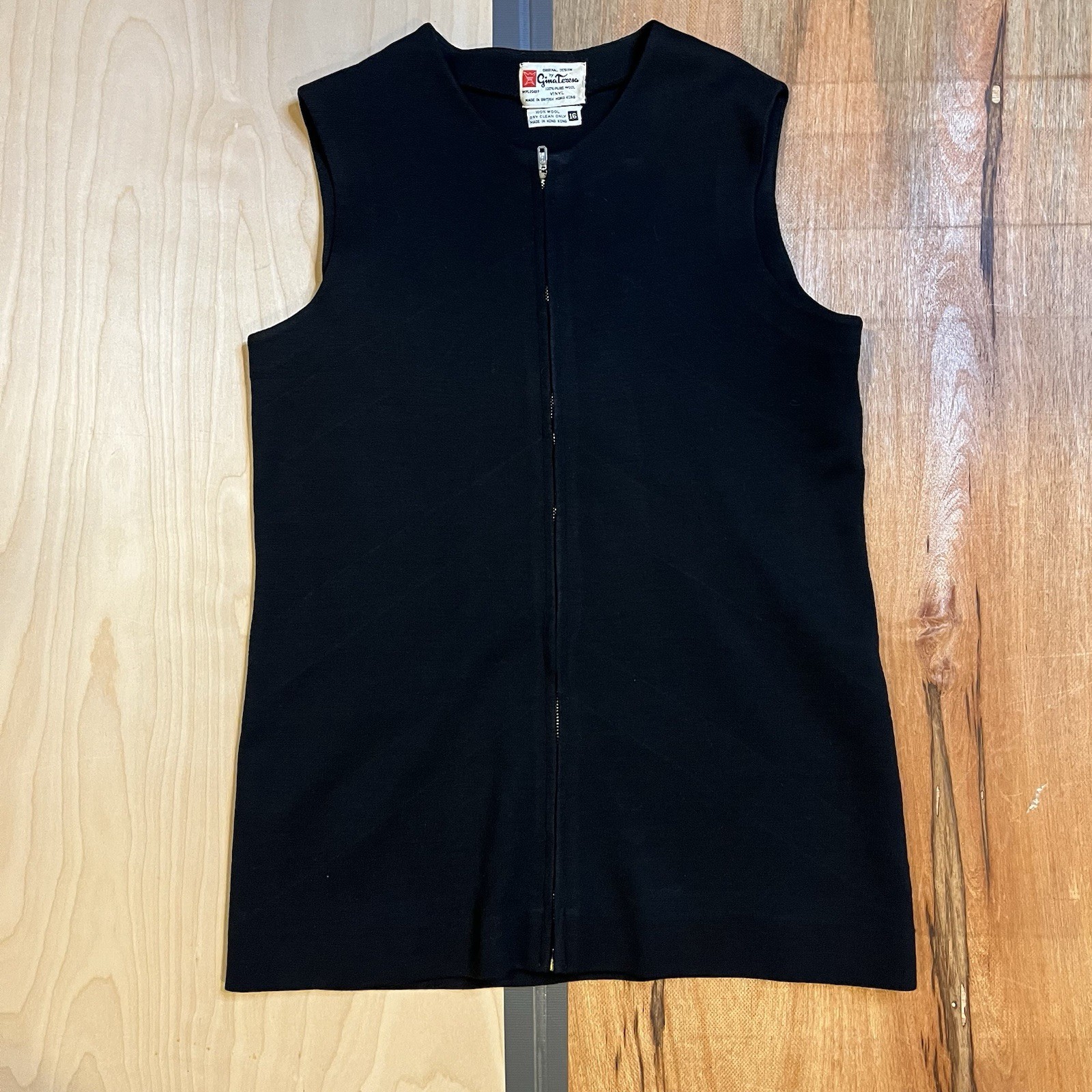 Vtg 70s Gina Teresa Zip-Up Black Sweater Vest Chevron – Womens Size 16