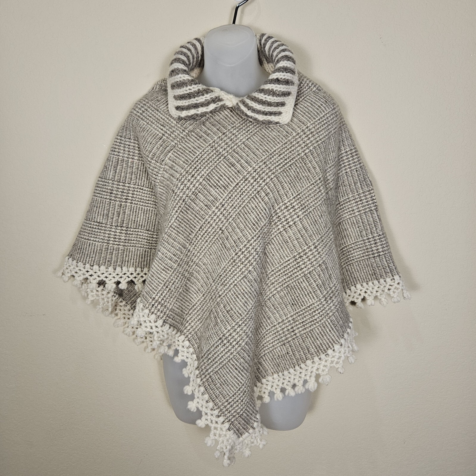 Wool Poncho Cape Fringe Handmade Mexico Vintage Crochet Hippie Boho Lagenlook