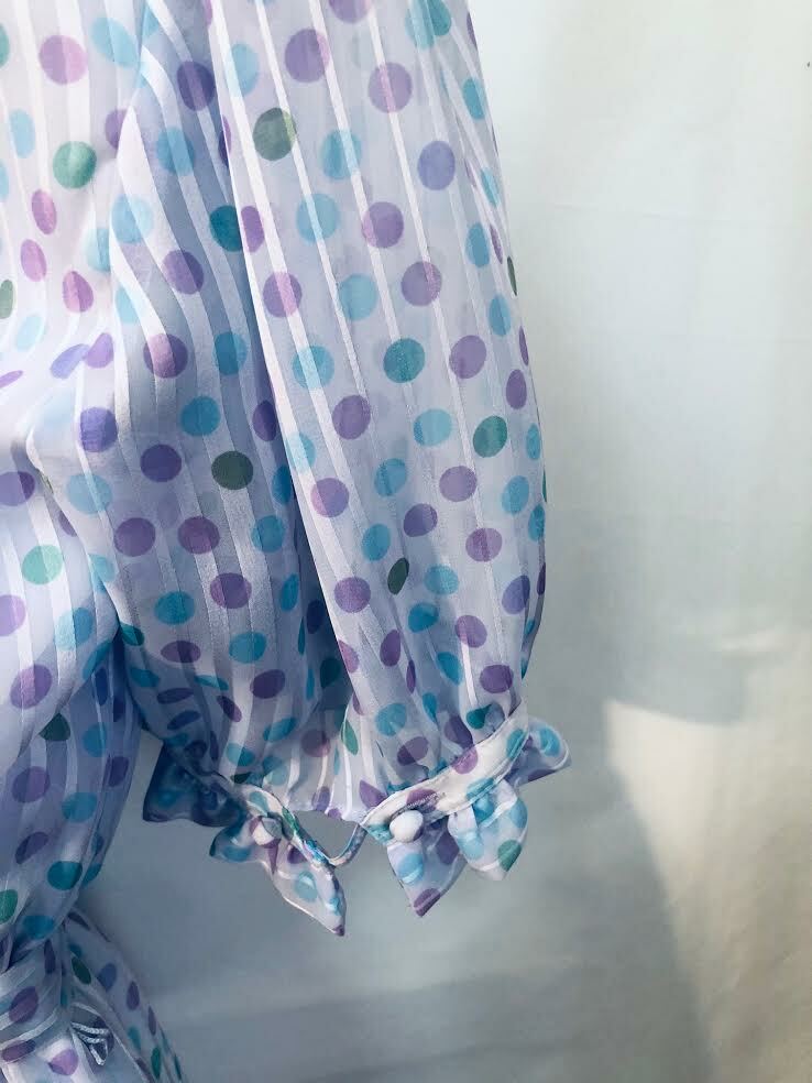 VTG 70s Cottagecore Pretty pale blue + lavender ruffled polka dot belted dress M