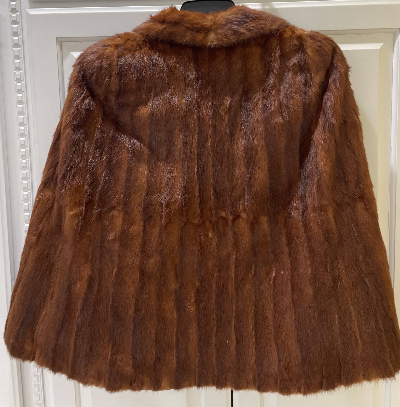 Clearfield Furs Vintage Fur Cape Shawl Mink Excellent 23” Long 24” Across