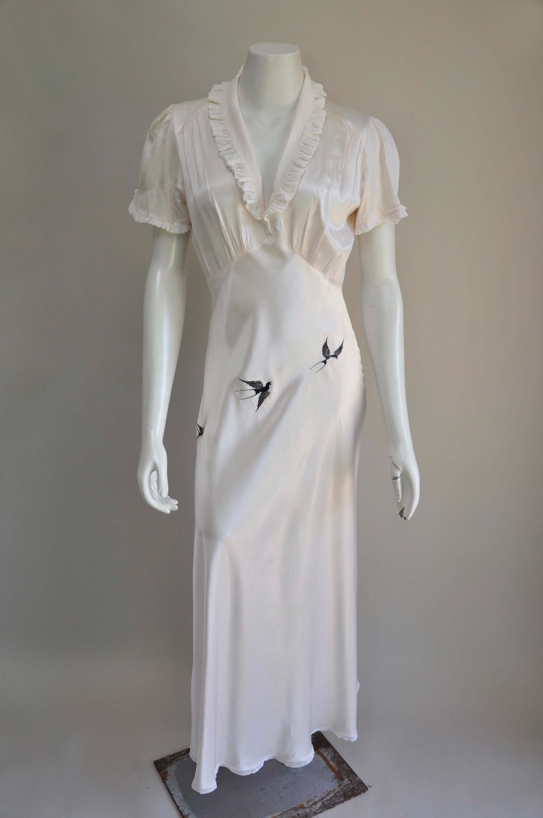 Vintage 1930s 40s Light Pink Satin Bias Cut Slip Dress w/ Bird Embroidery S/M