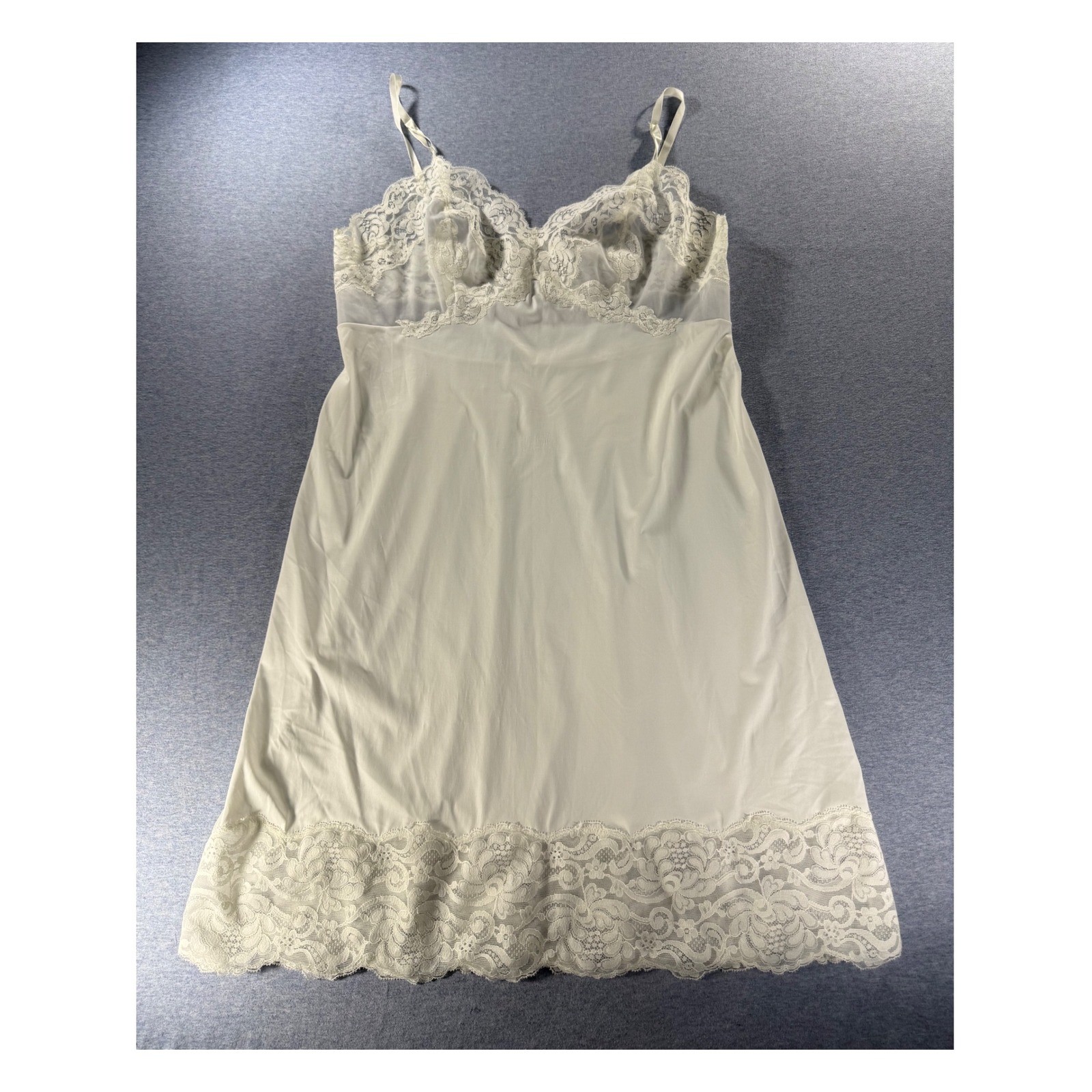 Vtg 1960s Vanity Fair Ivory Nylon Tricot Lace Trim Full Slip Size 38 USA Made