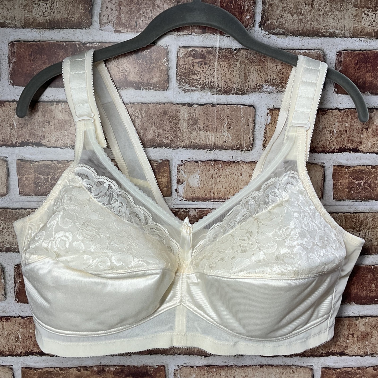 NEW Jodee Surgical Balanced Fit Post Mastectomy Bra IVORY, Style 3401, Size 42D