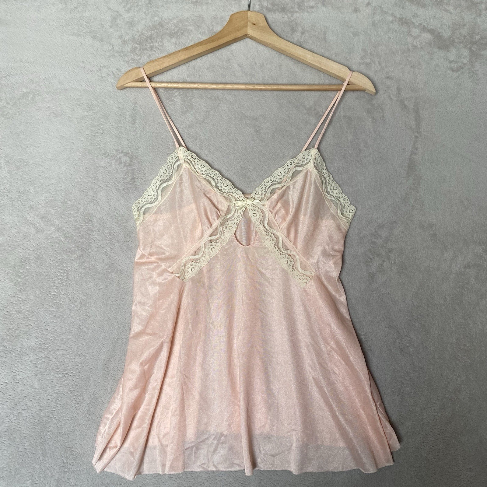 VTG Undercover Wear Size M Peach Blush Pink Cream Lace Nylon Sleepwear Women Top