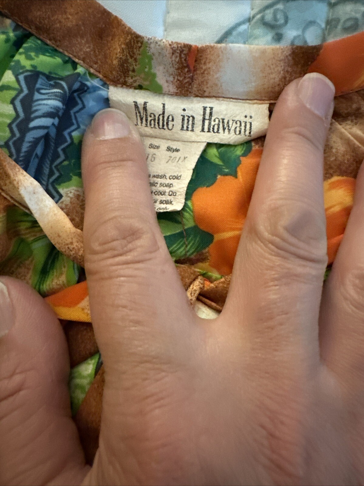Vintage Hawaiian Midi Dress MuuMuu Made In Hawaii Hibiscus Tiki Huts Sz. 16