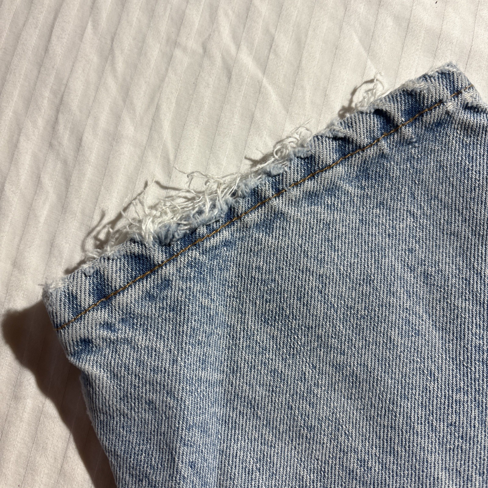 Vintage Levi’s 551 Red Tab 1995 90s Mom 11.5 Rise Jeans 6 Pet Distressed. 1050