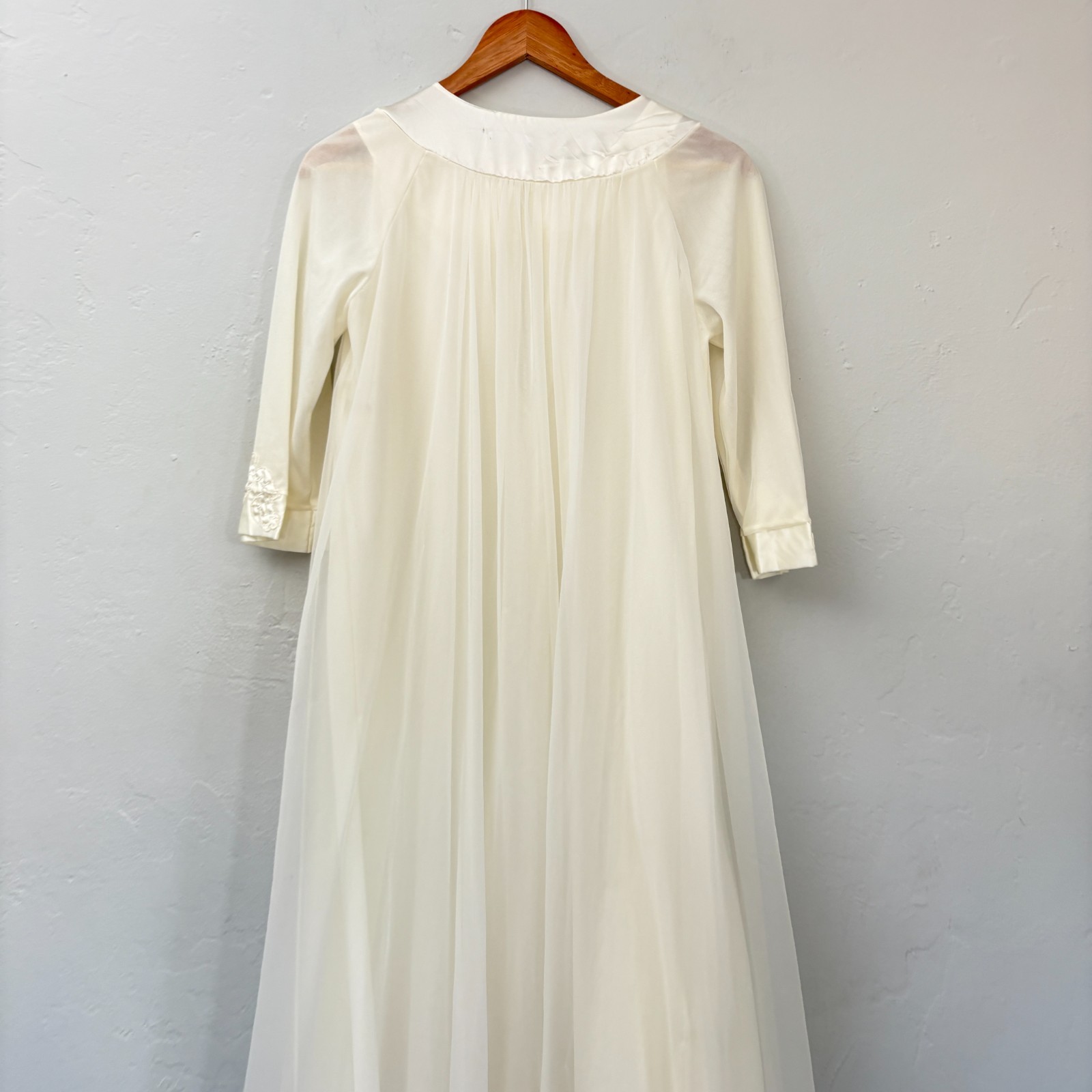 Gossard Artemis Robe Nightgown Set Women Size Petite White Vintage FLAWS