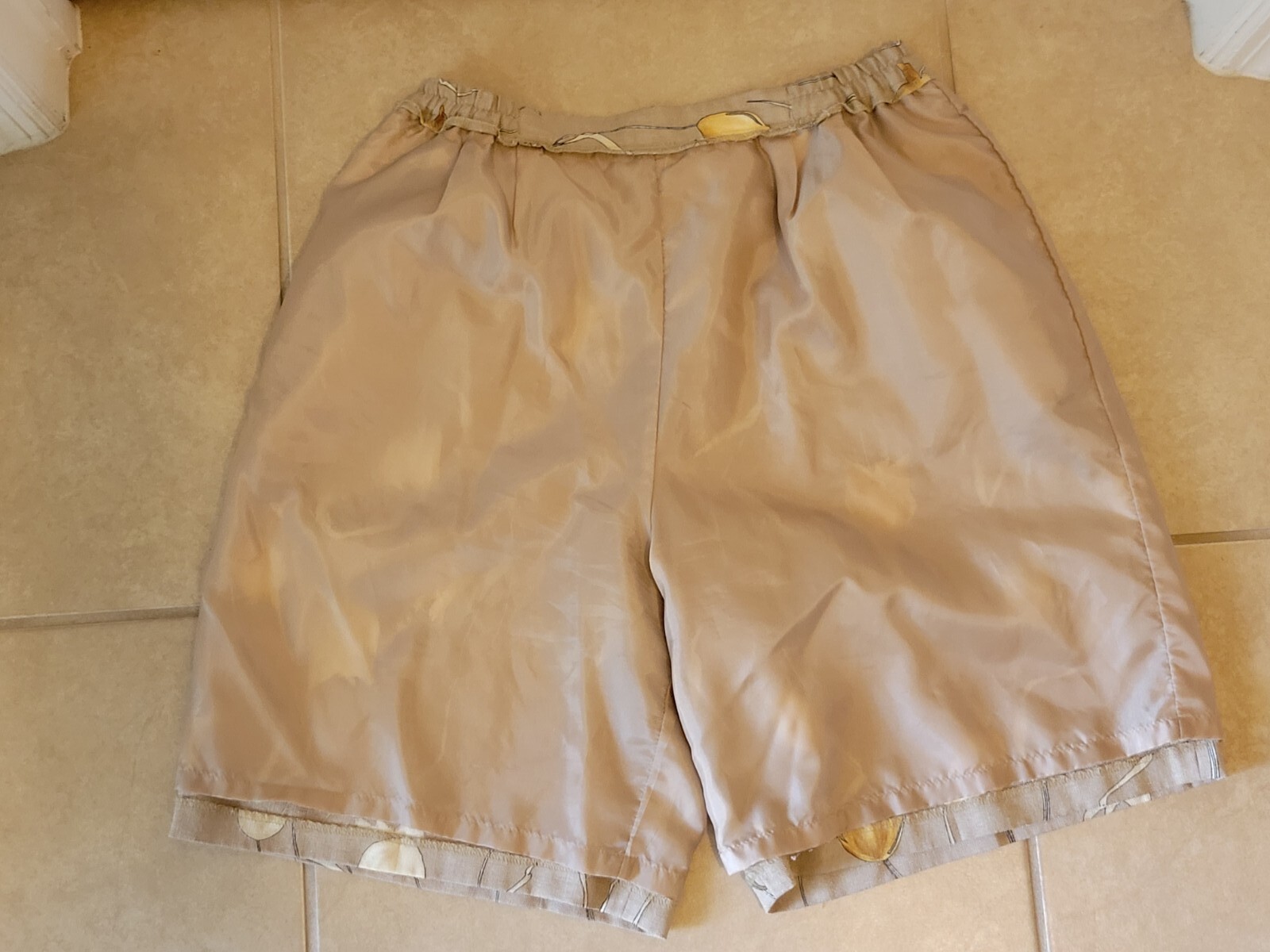 Patchington Vintage Shorts, Khaki w/ Yellow Flowers, Linen Look, Pockets Size SP