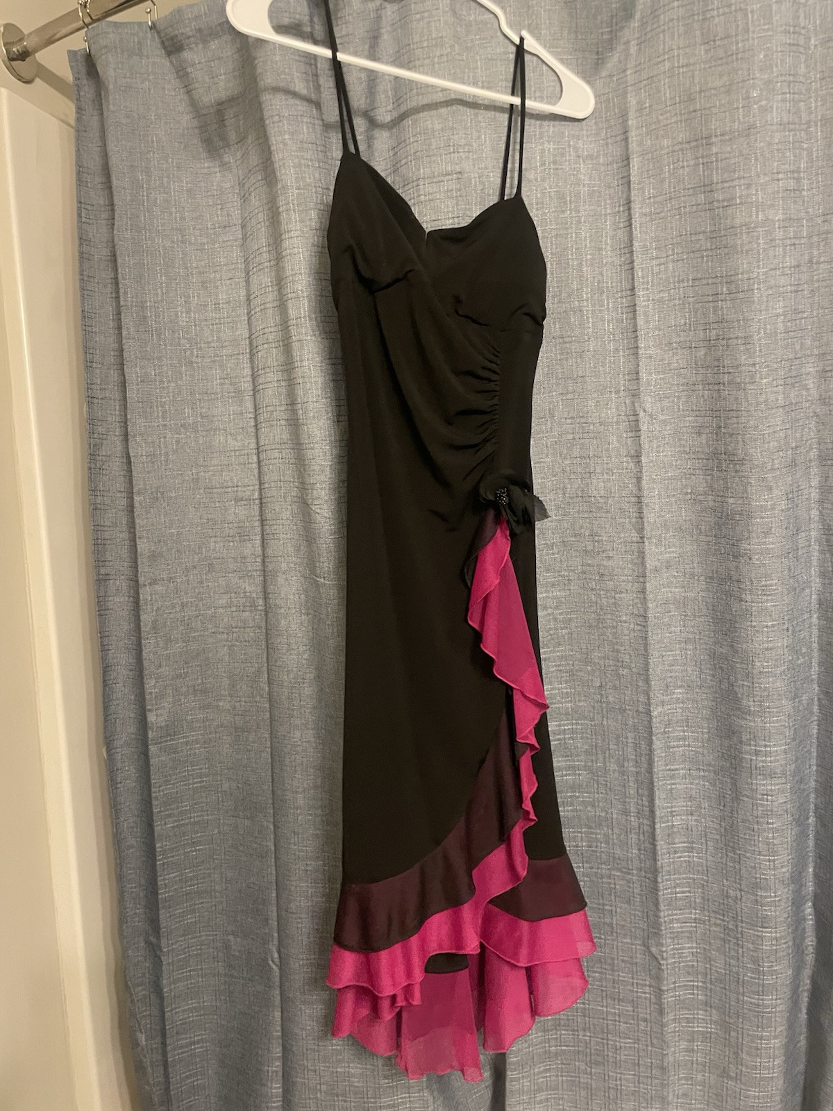 90s/early 2000s/Y2K Ruby Rox Medium Pink/black Salsa Sexy Flower Detail Dress