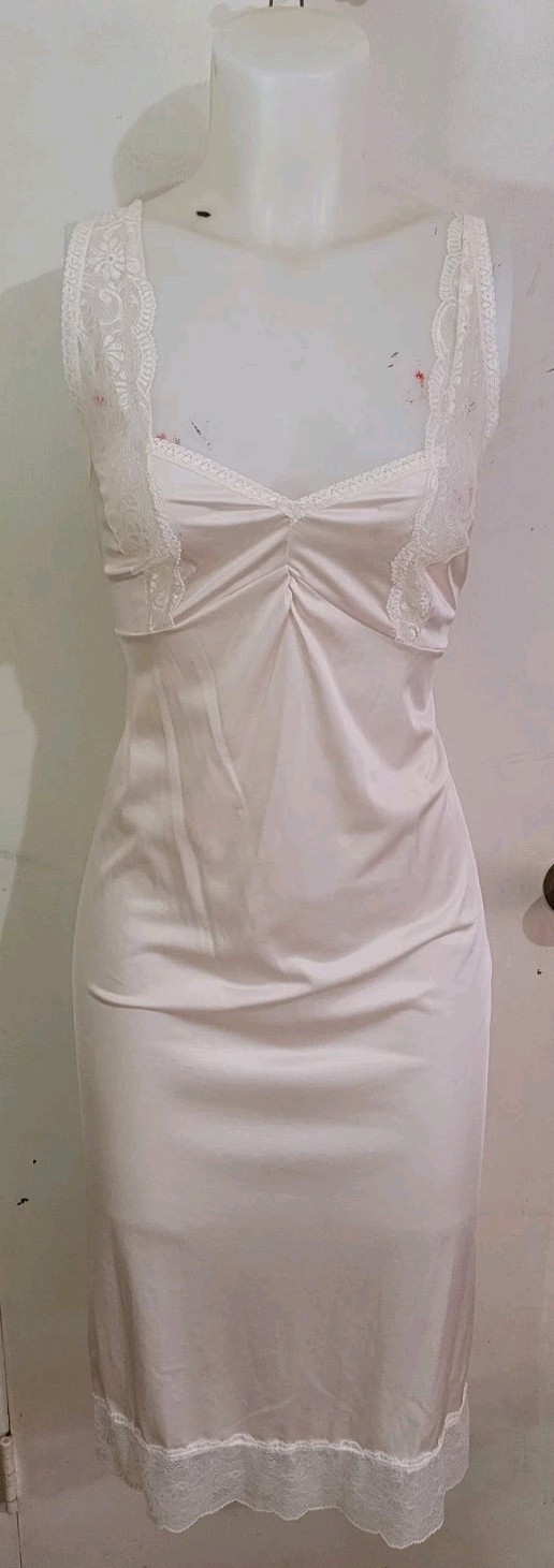 Vintage Bali Lacy Full Slip Sz 38 XXL Champagne Taupe Sexy Pin Up Versatile