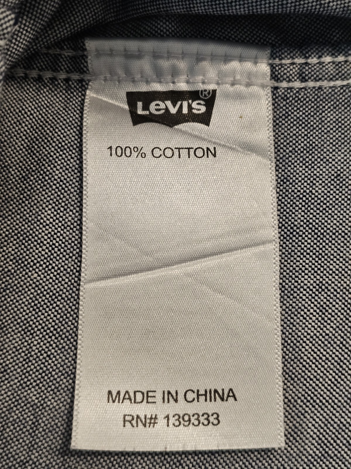 Vintage Womens Levi’s Chambray 100% Cotton Shirt Metal Buttons