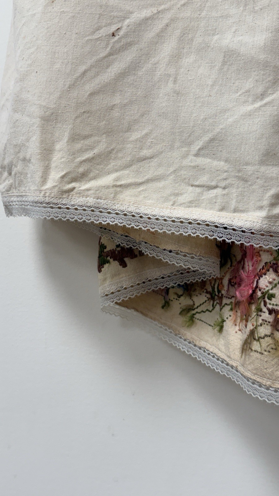 ANTIQUE EUROPEAN Hungarian FLORAL EMBROIDERED LINEN SKIRT 1900s Vintage