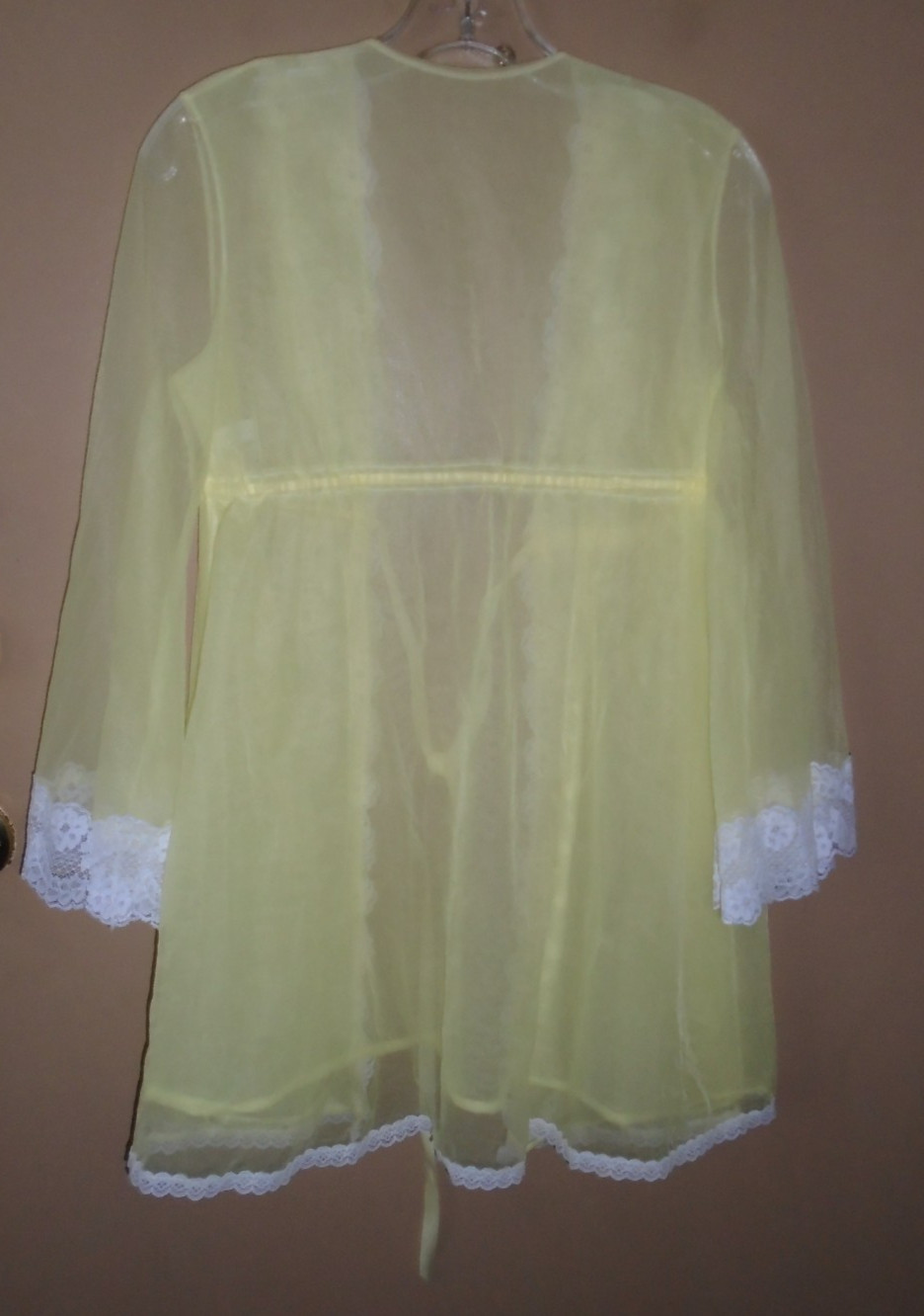 Vintage 70’s Mistee Womens Sheer Yellow Lined Nylon Lace Robe Size S Made in USA