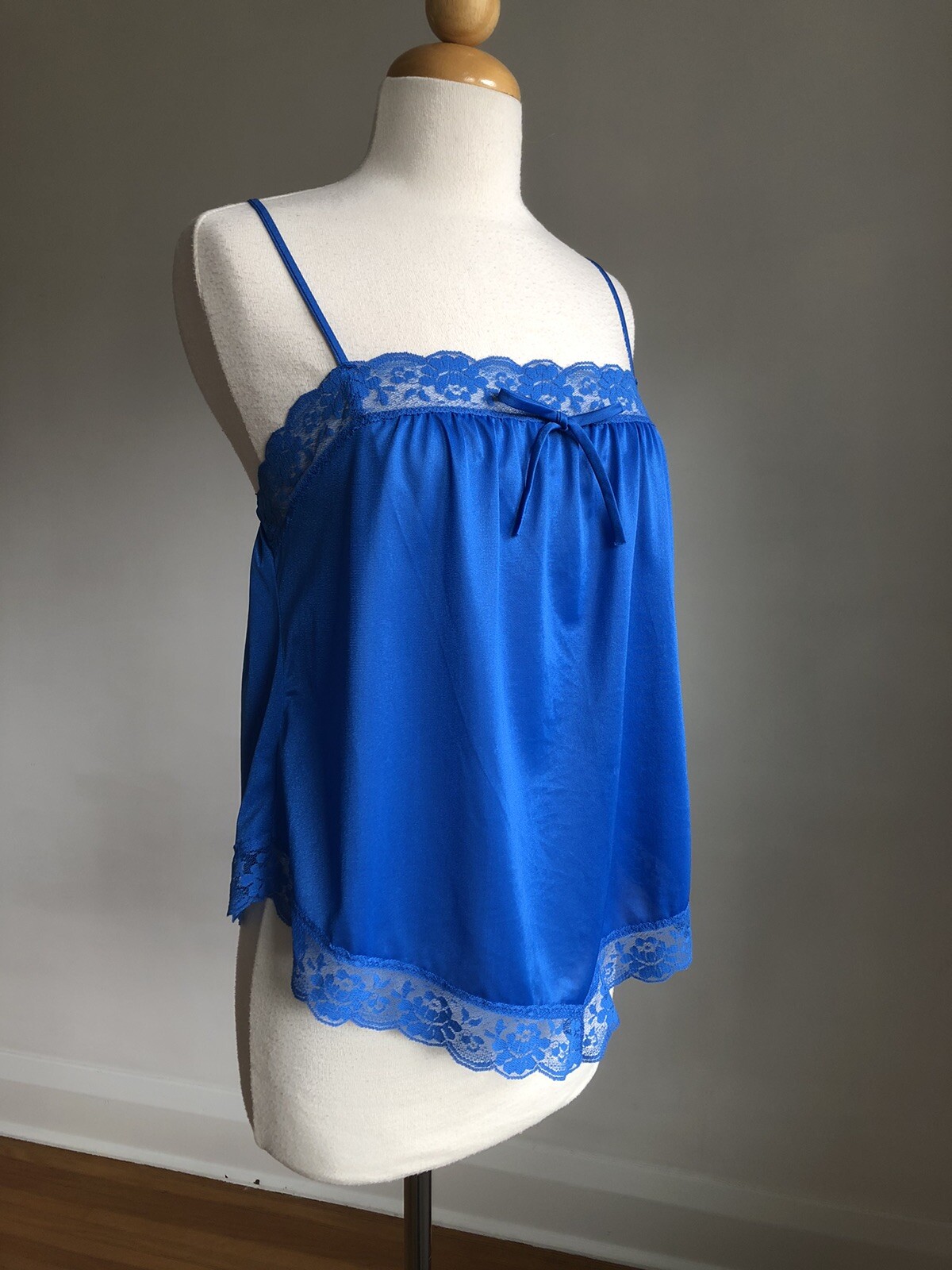 BEAUTIFUL VTG JILL ANDREA Of New York Blue Nylon & Lace Camisole Lingerie Top M