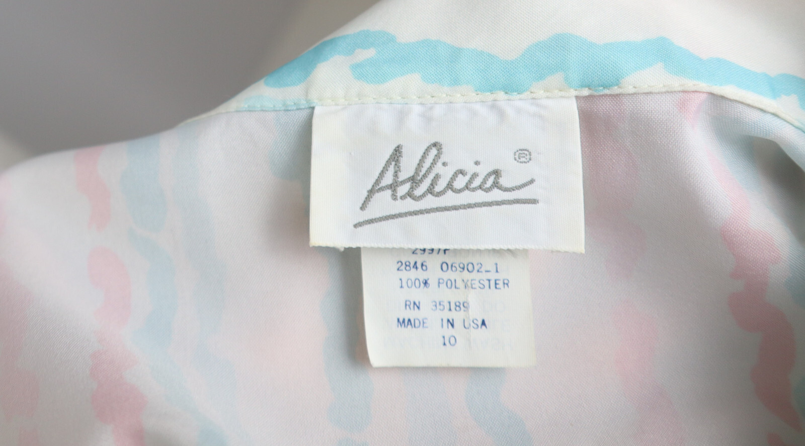 VINTAGE WOMEN’S WHITE BLUE PINK PRINT LONG SLEEVE BLOUSE – ALICIA – SIZE 10