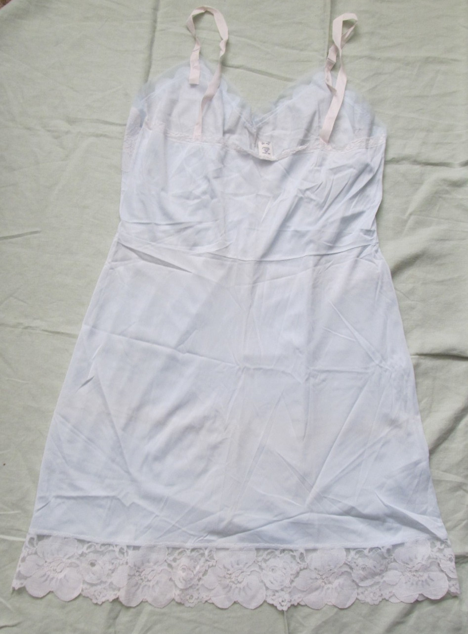 Vintage 50’s blue & lace Acetate dress slip classic pin-up bombshell
