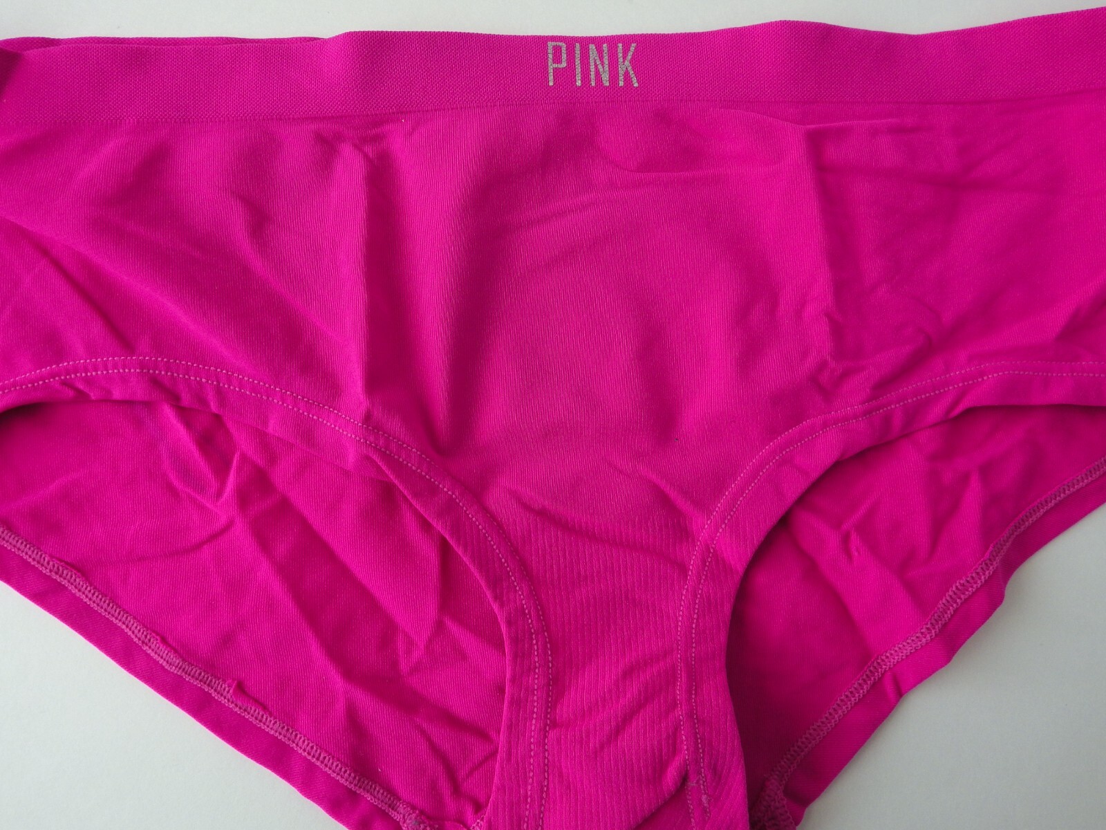 Vintage 2013 Victoria’s Secret Yoga Seamless Hipster Panties Size MEDIUM