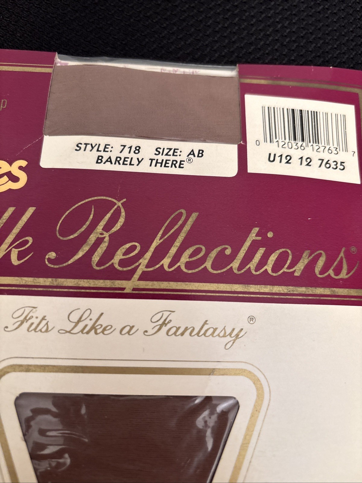 HANES SILK REFLECTIONS Silky Sheer Sandalfoot Pantyhose 715 AB Barely There NOS