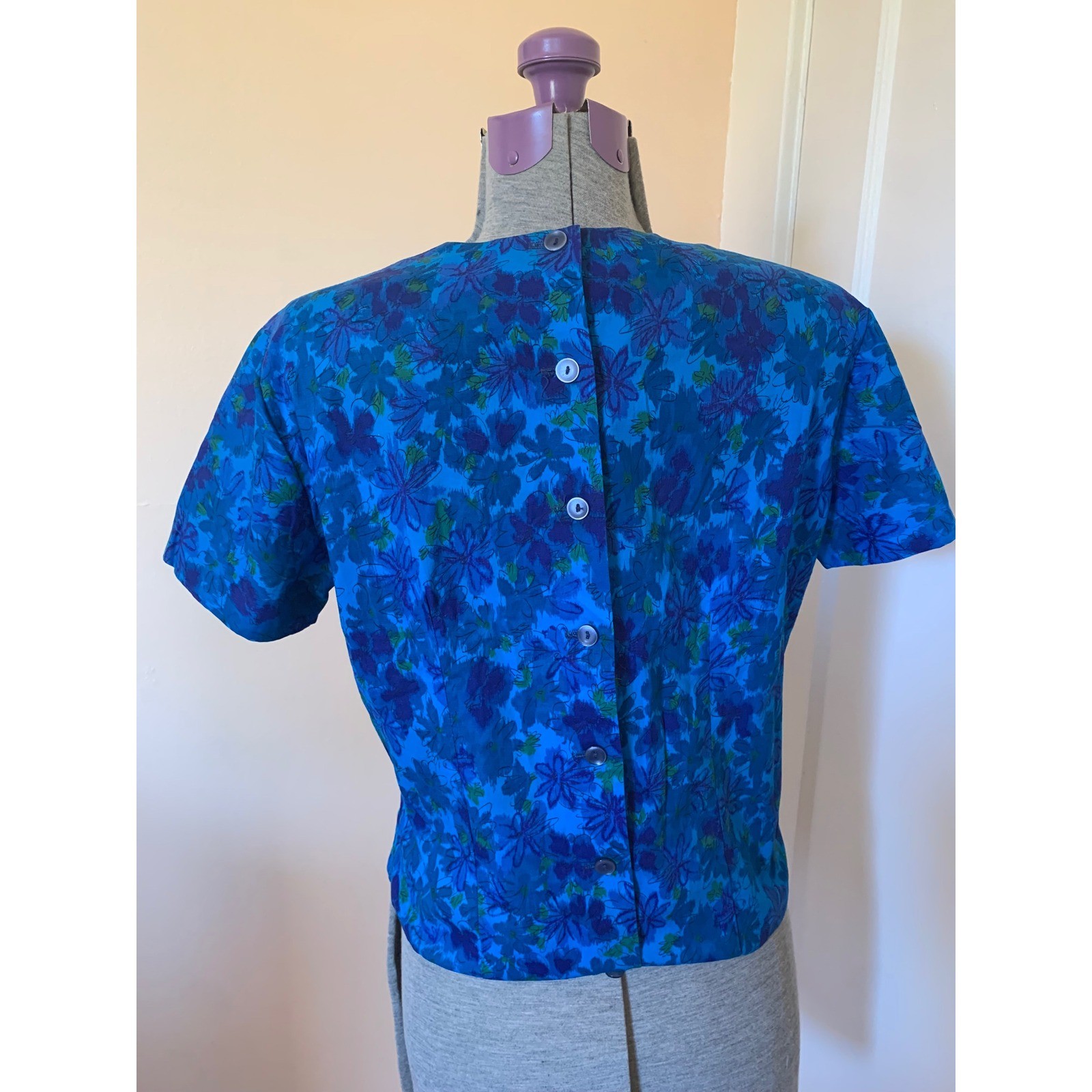 Rhoda Lee Vintage 50s Blue Floral Short Sleeve Button Back Blouse Top