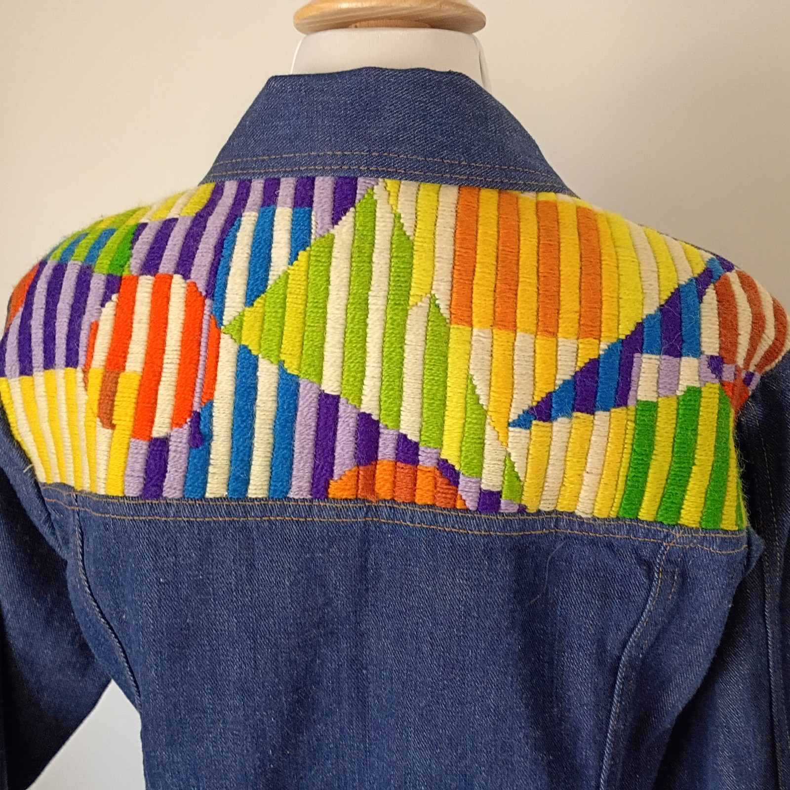 Vtg 70s Denim Jeans Jacket S/M Boho Embroidered Hippie USA Screen Door Threads
